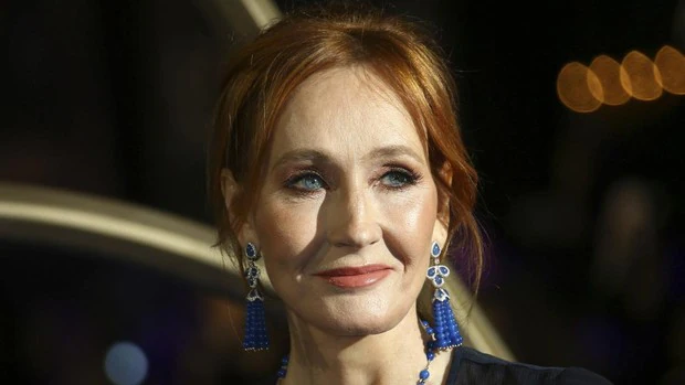 J.K. Rowling justifica su comentario «transfóbico» con haber sufrido violencia machista y abusos