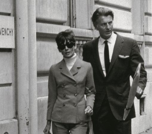 Hubert de Givenchy con Audrey Hepburn