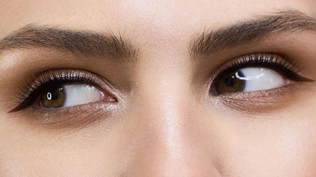 Cómo hacerte el «eyeliner» si tienes los párpados caídos o encapotados