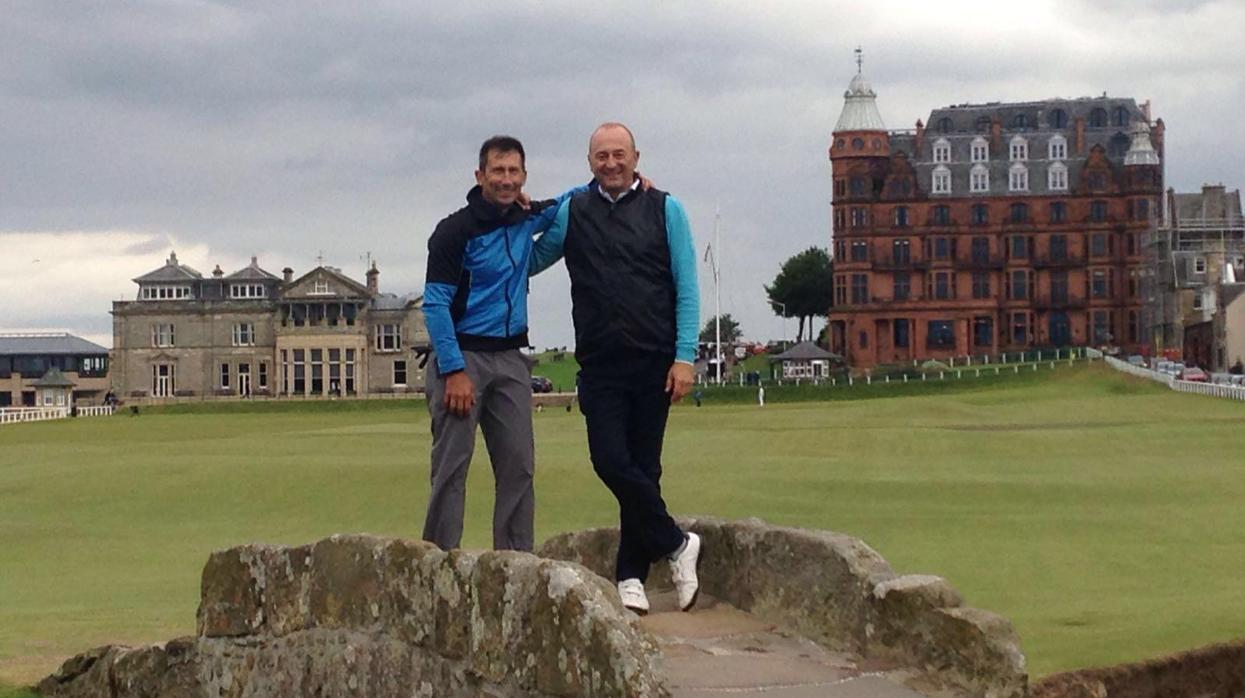 Nacho Aranda y su compañero Carlos Martínez, en St, Andrews