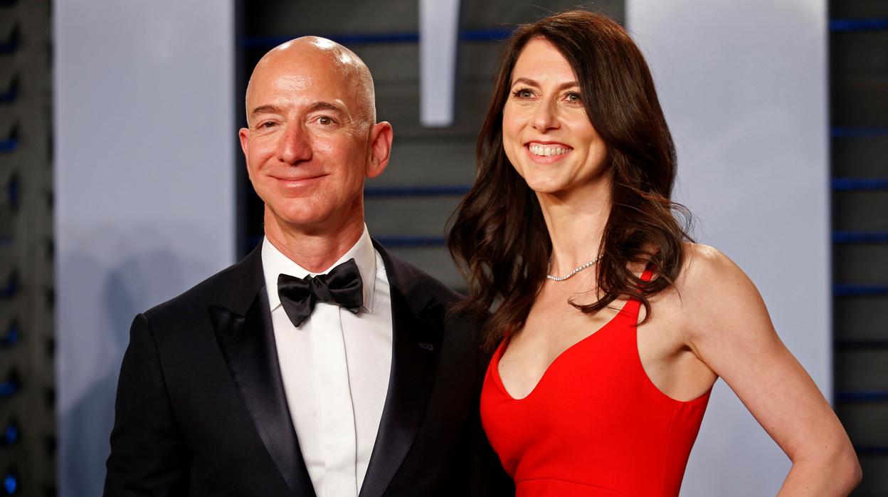 Jeff Bezos junto a su exmujer MacKenzie