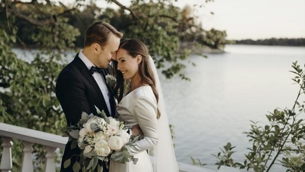 La primera ministra de Finlandia se casa en una ceremonia íntima con Markus Räikkönen