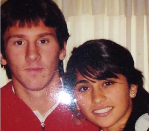 Messi y Antonella, en una imagen compartida por el astro en redes sociales