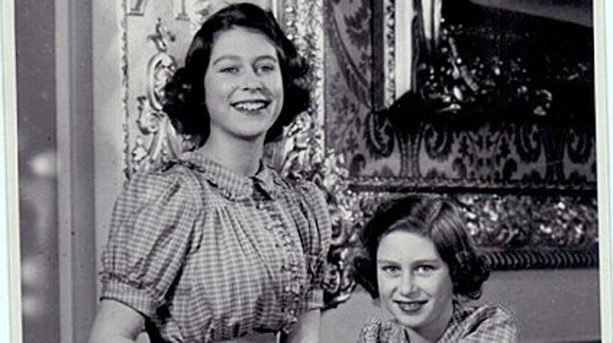 Un curioso dato sobre la infancia de Isabel II, al descubierto en un nuevo libro