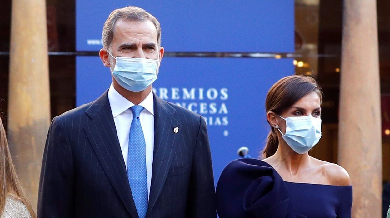 El vestido de la Reina Letizia en los Premios Princesa de Asturias: diseño español y reciclado