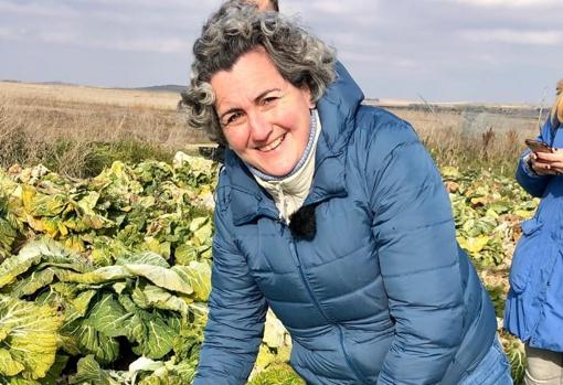 Pepa Muñoz, en su huerta de Ávila