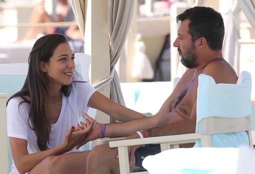 Pena de cárcel para el padre de la novia de Matteo Salvini, exvicepresidente italiano