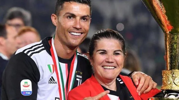 La madre de Cristiano Ronaldo revela que su primer oficio fue… bordadora