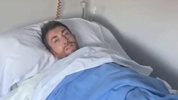 Pablo Motos explica su operación de hombro desde la cama del hospital