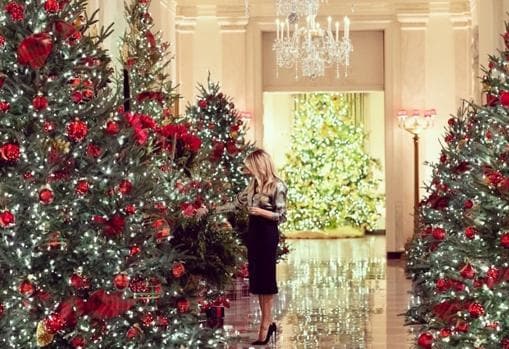 Melania Trump despide la Casa Blanca con su última decoración de Navidad