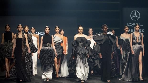 Derroche de elegancia y sensualidad en las colecciones de Angel Schlesser e Isabel Sanchís