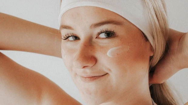 Guía de cuidados faciales para la piel sensible y reactiva