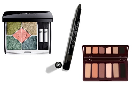 De izquierda a derecha: Paleta sombra de ojos 5 Couleurs Birds of a Feather 459 Night Bird de Dior (66 €); Lápiz 3 en 1: sombra de ojos, delineador y khôl Stylo Ombre et Contour de Chanel (32 €).; Paleta Easy Eye Super Nude de Charlotte Tilbury (54 €).