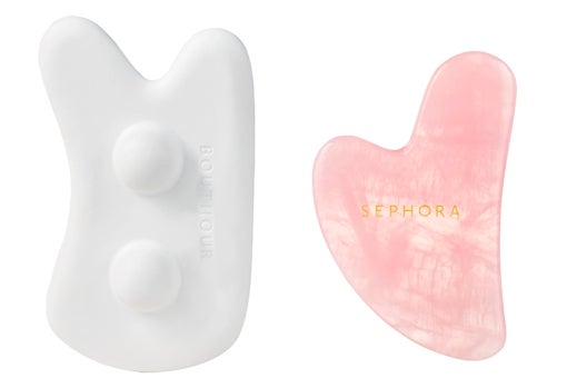 Bouti Gua Sha (55 €, disponible en purenichelab.com) y Gua Sha Quartz Rose de Sephora Collection (12,99 €).