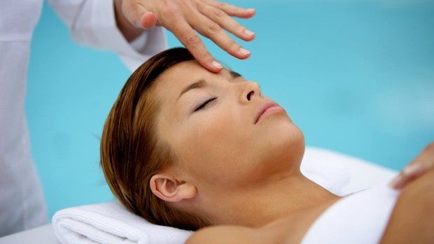Cuatro masajes manuales para rejuvenecer el rostro sin pasar por el quirófano