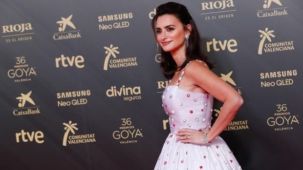 Penélope Cruz se viste de princesa en los Goya con su look más romántico