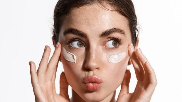 ¿Quiénes deben buscar la niacinamida en la formulación de sus cosméticos?