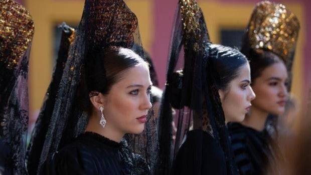 Consejos para vestirte y ponerte la mantilla durante la Semana Santa 2022