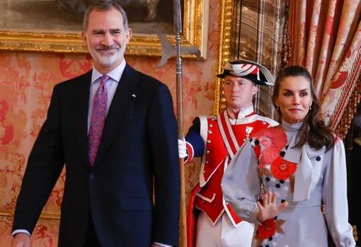 Don Felipe y doña Letizia en su llegada al Palacio Real de Madrid