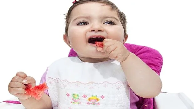 Los pediatras recomiendan el «Baby Led Weaning», el método alternativo a la cuchara