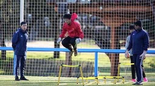 Un momento del entreno de los niños de la Evergrande Football School