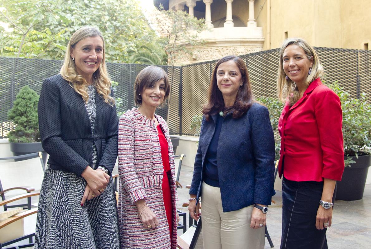 Graciela Llaneza (socia de Hogan Lovells); Ángeles Manzano (socia de Garrigues); Maite Díez (socia de Baker &amp; McKenzie) y Esther de Félix (socia de Cuatrecasas)