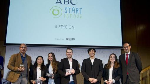 El equipo Sendipity, de la Institución Javeriana, ganador en la categoría de más de 18 años.