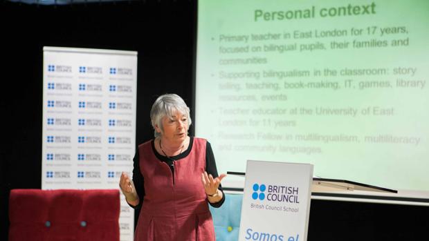 Raymonde Sneddon, reconocida experta en el aprendizaje y enseñanza de idiomas