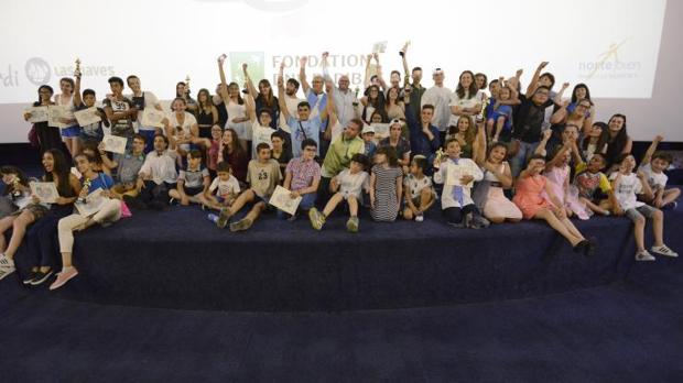 Imagen de la clausura en la que los participantes del programa expusieron sus cortometrajes en un a sala de cine de Madrid