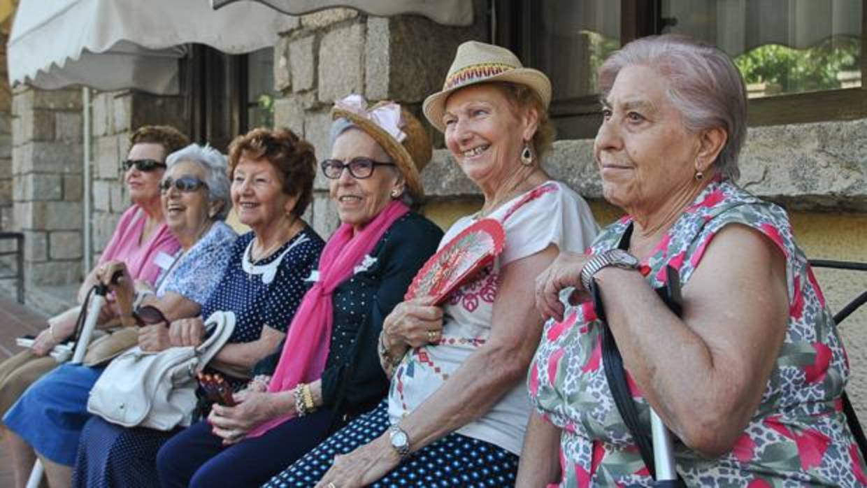 El verano saca a relucir la soledad de los mayores