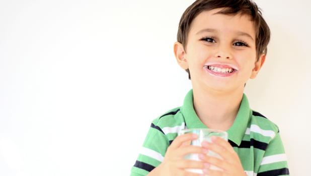 Eliminar la leche de vaca en los niños podría producir raquitismo