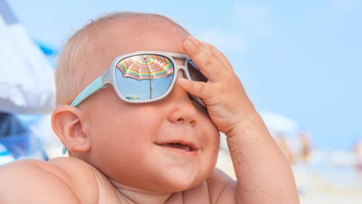 Desde cuándo los niños pequeños deben utilizar gafas de sol? ¿Y en