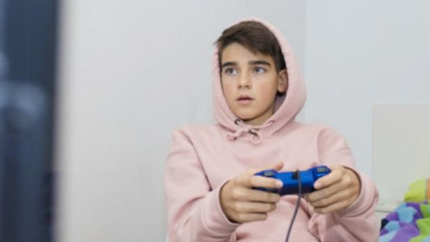 Establecer horarios y supervisar, claves para introducir los videojuegos en casa