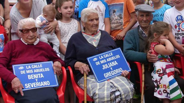 La primera calle de España dedicada a los abuelos