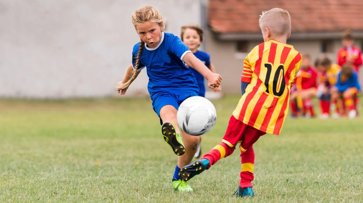 «Jugar al fútbol ya no es tan difícil para las niñas»