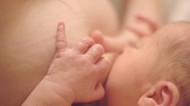 Una de cada diez madres lactantes abandona su carrera laboral para poder conciliar