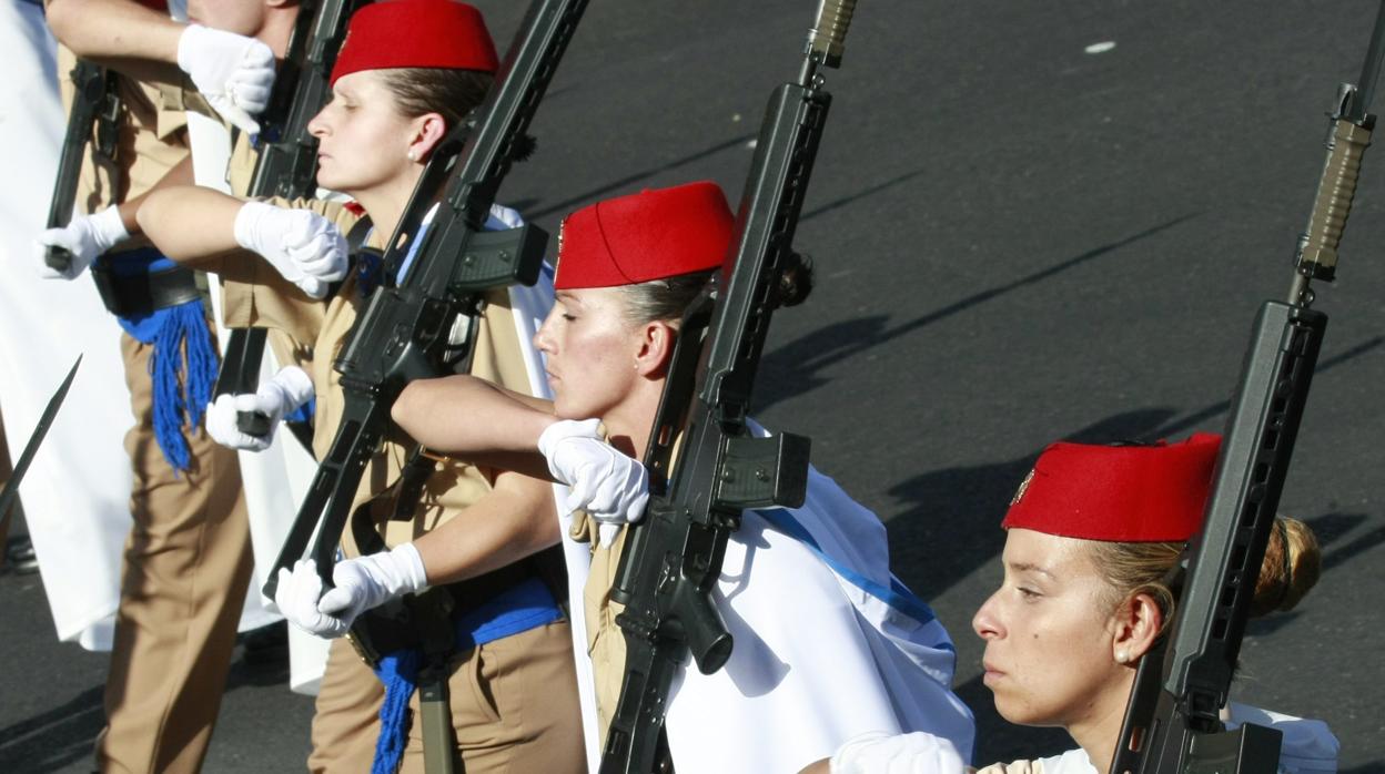 Defensa, sobre la rebaja de la estatura para las militares: «No se puede tratar igual lo diferente»