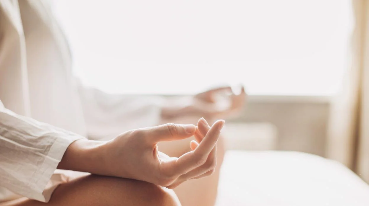 Para meditar es importante cuidar la postura y concentrarte en la respiración.