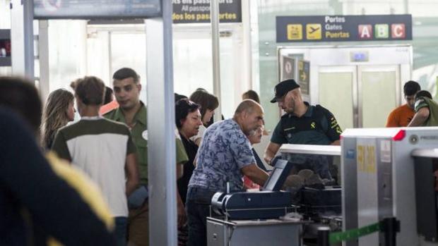 Adiós al «señores pasajeros»: los aeropuertos españoles adoptan el lenguaje inclusivo