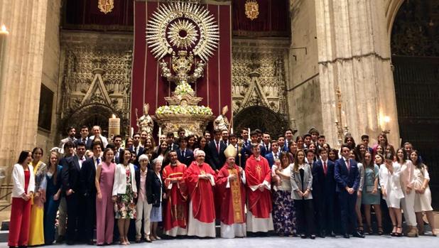 Los alumnos del Colegio Sagrada Familia de Urgel se confirman en la Catedral