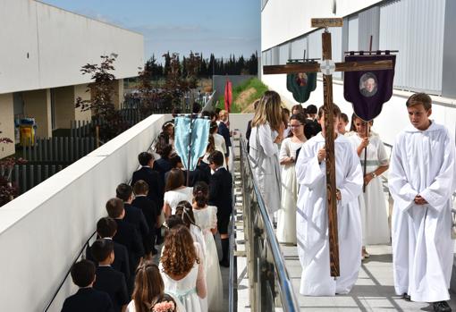 Procesión del Corpus Christi en el Colegio CEU San Pablo Sevilla