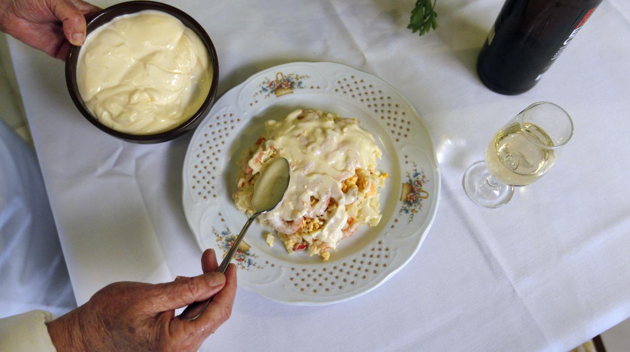 Plato de ensaladilla rusa