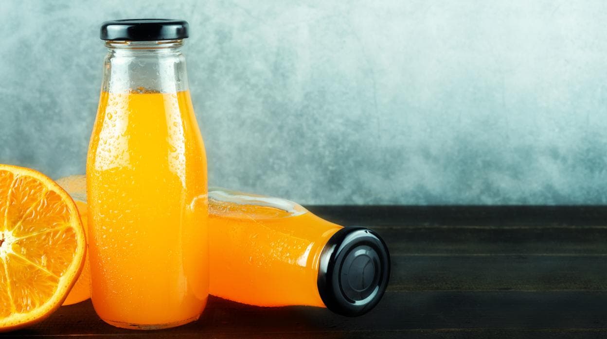 Los 5 beneficios del zumo de naranja embotellado que te sorprenderán