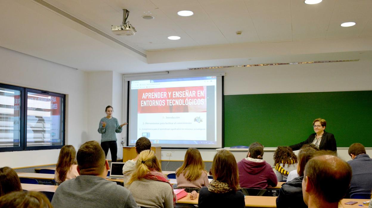 Una de las clases del máster en CEU