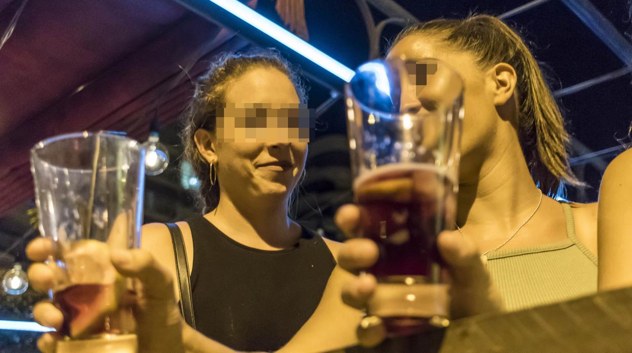 Las claves del elevado consumo de alcohol entre jóvenes españoles