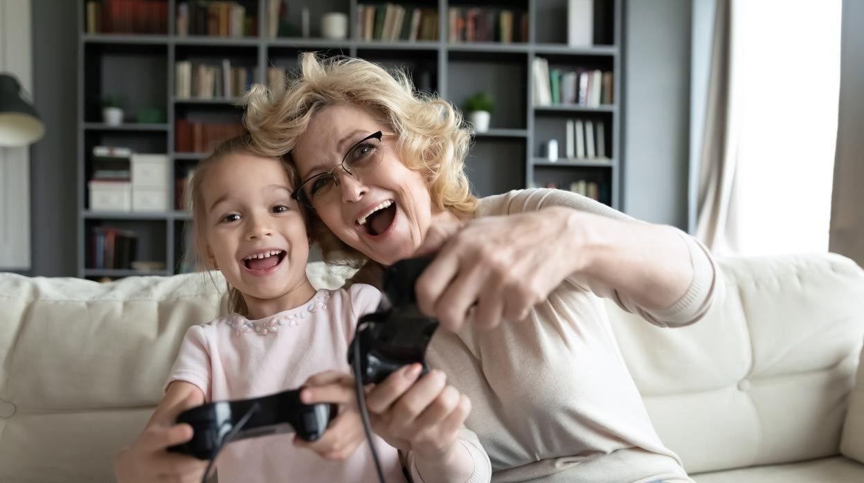 Los abuelos también juegan a videojuegos