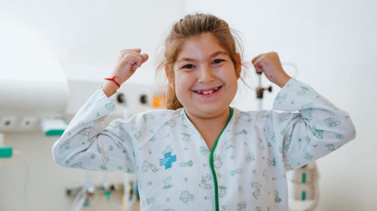 Una niña de 11 años busca «superhéroes sin capa» que donen médula ósea