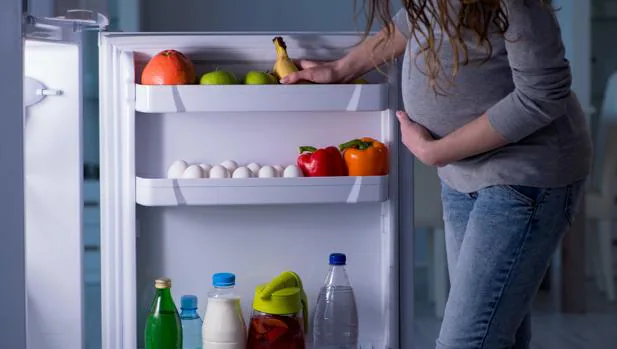 Comer por la noche en el embarazo incrementa el riesgo de engordar más de cinco kilos