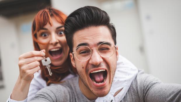 ¡Nos vamos a vivir juntos! Errores que no debes cometer, según los abogados