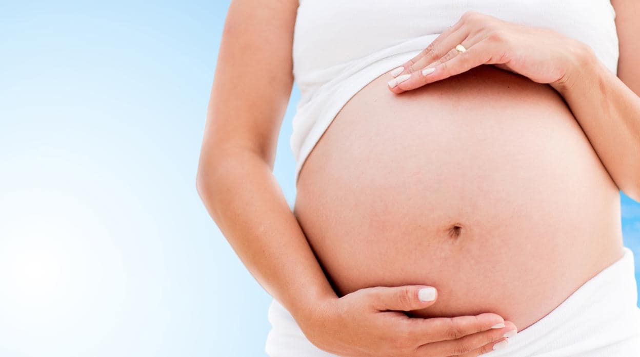 Fumar y beber en el embarazo aumenta 12 veces el riesgo de síndrome de muerte súbita del lactante